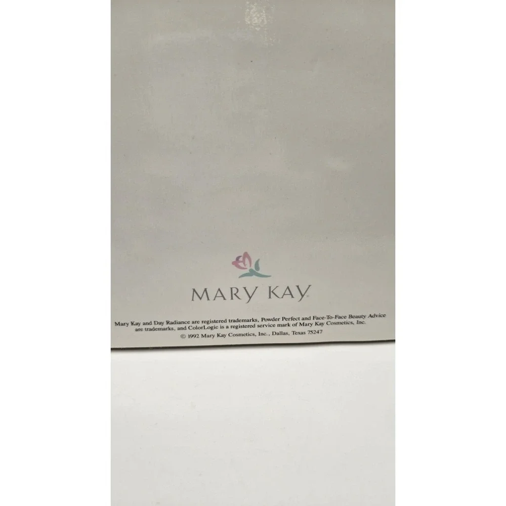 Vintage 1992 Mary Kay ColorLogic Glamour Shade Guide Consultant Book Kit